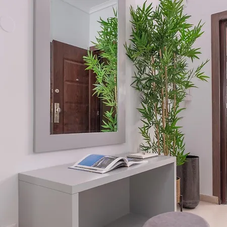 Apartament Agias Sofias 28 *