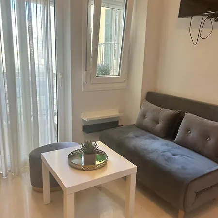 Agias Sofias 28