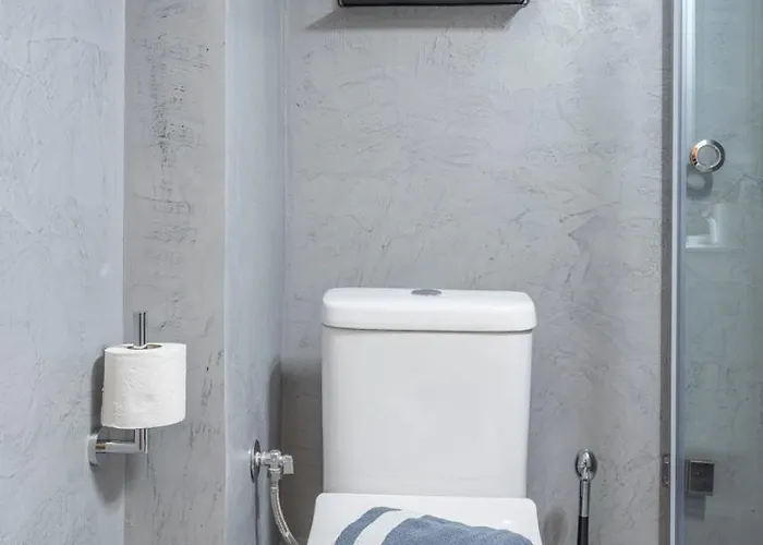 Agias Sofias 28 شقة