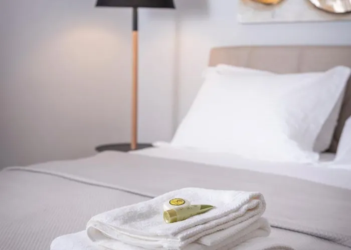 Agias Sofias 28 شقة